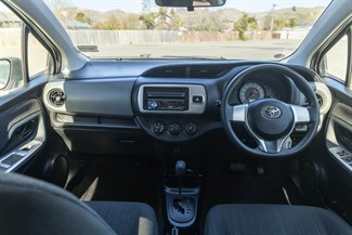 2015 Toyota Vitz - Thumbnail