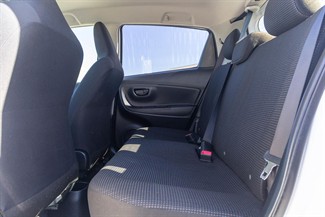 2015 Toyota Vitz - Thumbnail