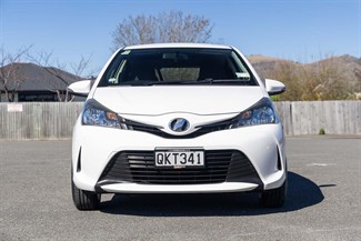 2015 Toyota Vitz - Thumbnail