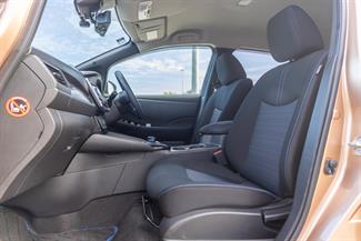 2023 Nissan LEAF - Thumbnail