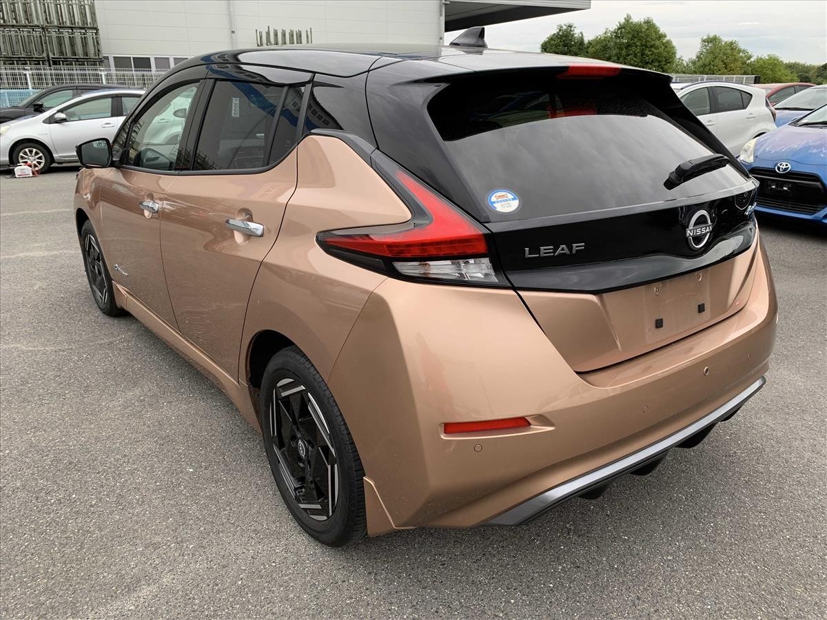 2023 Nissan LEAF