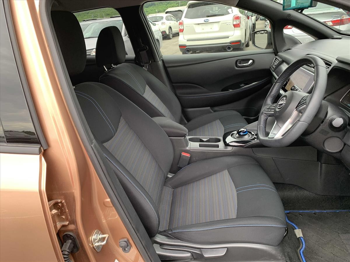 2023 Nissan LEAF