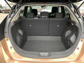 2023 Nissan LEAF - Thumbnail