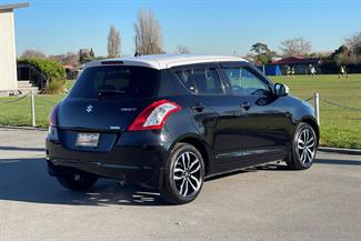 2015 Suzuki Swift - Thumbnail