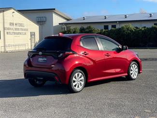 2020 Toyota Yaris - Thumbnail