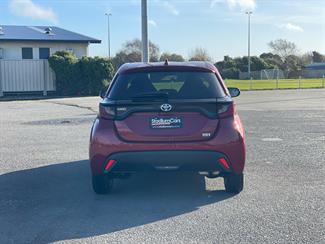 2020 Toyota Yaris - Thumbnail
