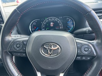 2021 Toyota RAV4 - Thumbnail