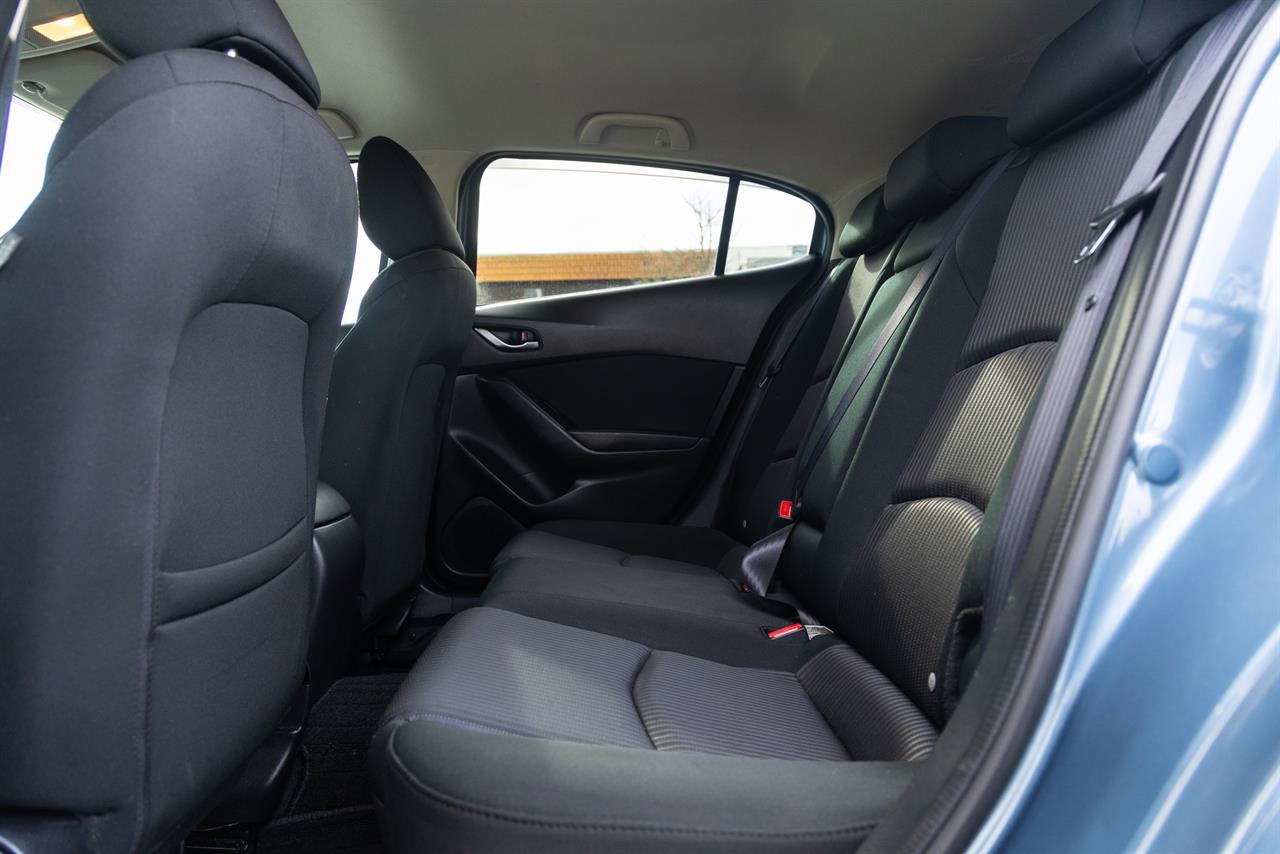 2015 Mazda Axela