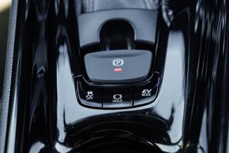 2017 Toyota C-HR - Thumbnail