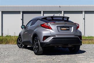 2017 Toyota C-HR - Thumbnail
