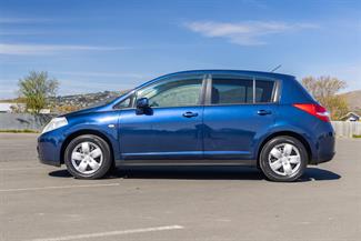 2009 Nissan Tiida - Thumbnail