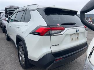 2019 Toyota RAV4 - Thumbnail