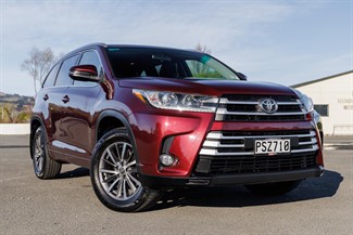 2017 Toyota Highlander - Thumbnail