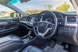 2017 Toyota Highlander - Thumbnail