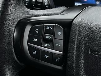 2023 Ford Everest - Thumbnail