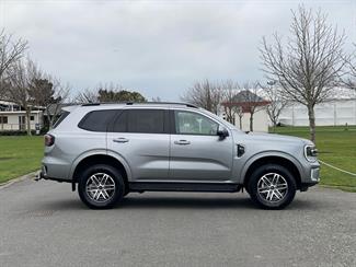 2023 Ford Everest - Thumbnail
