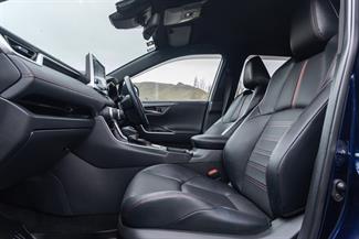 2020 Toyota RAV4 - Thumbnail