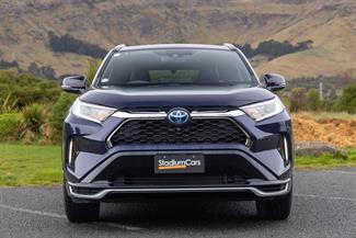 2020 Toyota RAV4 - Thumbnail