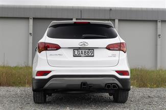 2018 Hyundai Santa Fe - Thumbnail