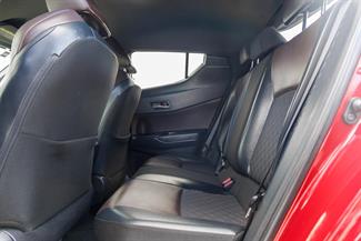 2017 Toyota C-HR - Thumbnail