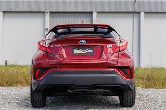 2017 Toyota C-HR - Thumbnail