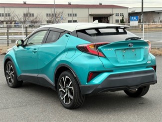 2017 Toyota C-HR - Thumbnail