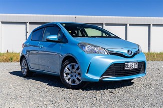 2015 Toyota Vitz - Thumbnail