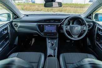 2016 Toyota Auris - Thumbnail