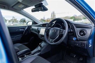 2016 Toyota Auris - Thumbnail