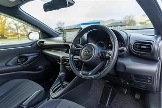 2020 Toyota Yaris - Thumbnail