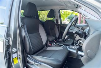 2021 Nissan Navara - Thumbnail