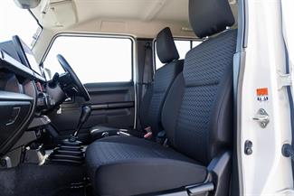 2025 Suzuki Jimny - Thumbnail