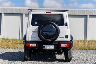 2025 Suzuki Jimny - Thumbnail