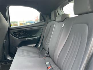 2021 Toyota Yaris - Thumbnail