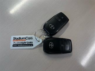 2021 Toyota Yaris - Thumbnail