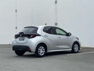 2021 Toyota Yaris - Thumbnail