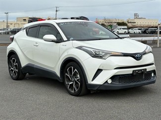 2017 Toyota C-HR - Thumbnail