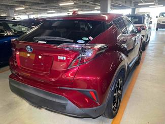 2017 Toyota C-HR - Thumbnail