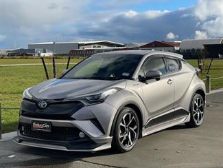 2017 Toyota C-HR - Thumbnail
