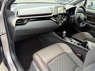 2017 Toyota C-HR - Thumbnail