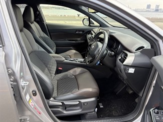 2017 Toyota C-HR - Thumbnail