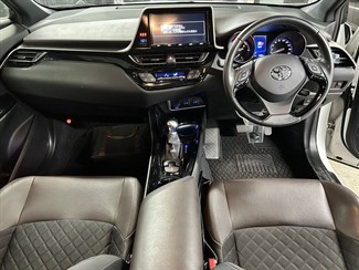 2017 Toyota C-HR - Thumbnail