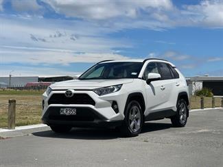 2019 Toyota RAV4 - Thumbnail