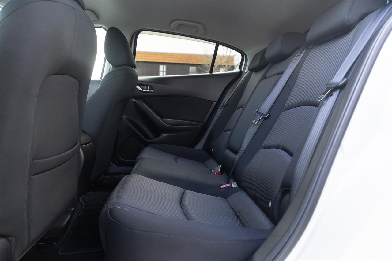 2013 Mazda Axela