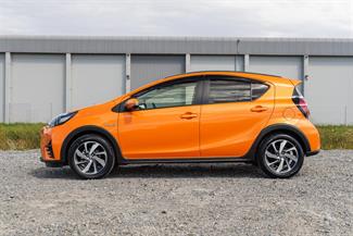 2019 Toyota AQUA - Thumbnail