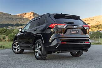 2021 Toyota RAV4 - Thumbnail