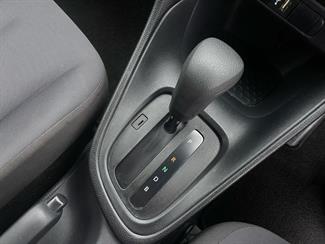 2021 Toyota Yaris - Thumbnail