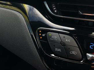 2017 Toyota C-HR - Thumbnail