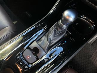 2017 Toyota C-HR - Thumbnail