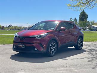 2017 Toyota C-HR - Thumbnail